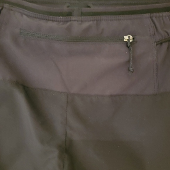 Patogonia Strider Shorts 3” Womens Small Black Ultralight Pocket Run NWT NEW $79 - Picture 4 of 7
